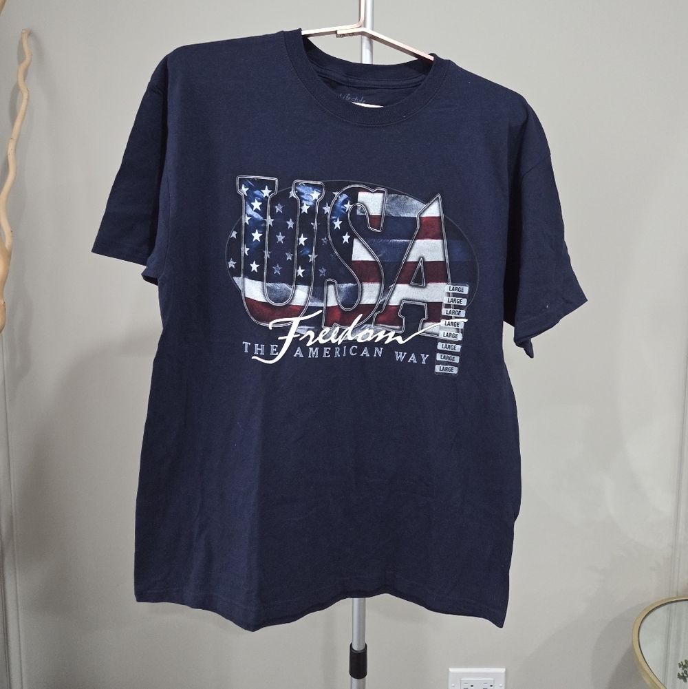 NWT Lifestyle Classics USA Graphic T-Shirt Sz.L Mens